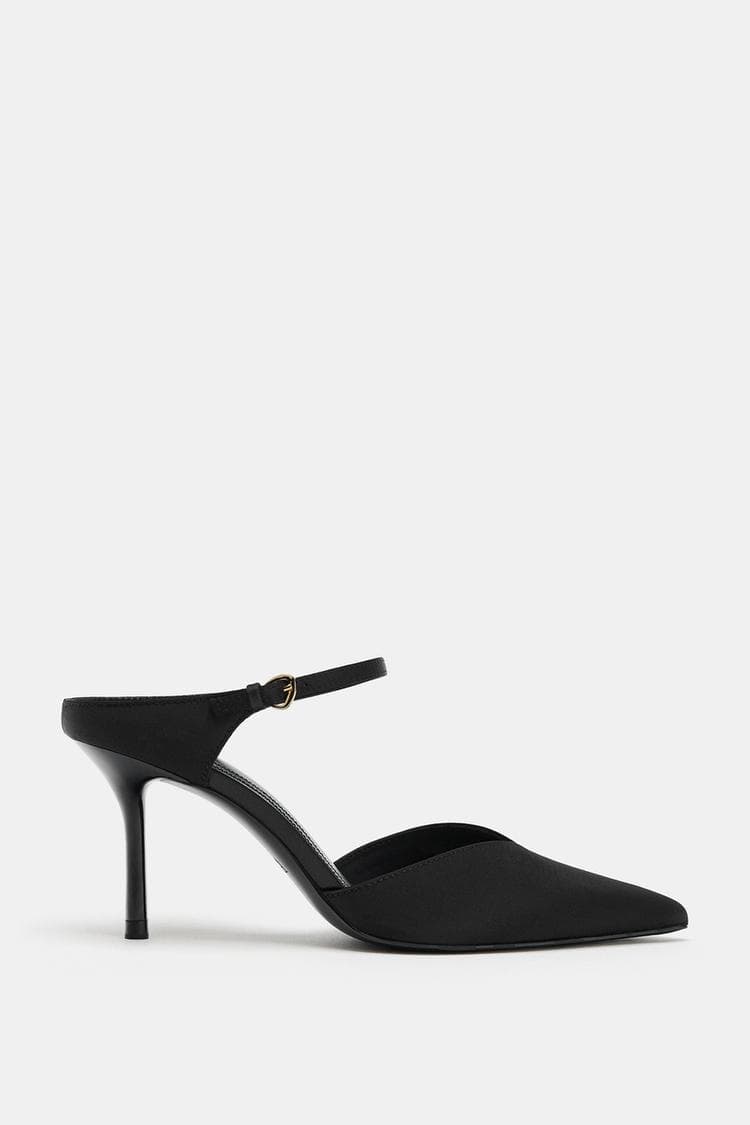 Heeled Shoes With Buckle Detail